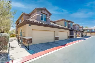 Photo #4: 2434649 Listing