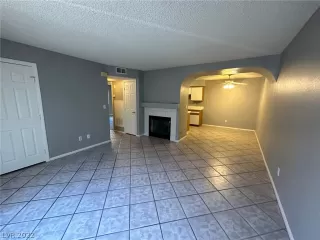 Photo #2: 2434681 Listing 