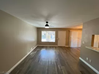 Photo #4: 2434743 Listing 