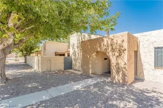 Photo #3: 2434799 Listing