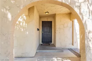 Photo #4: 2434799 Listing