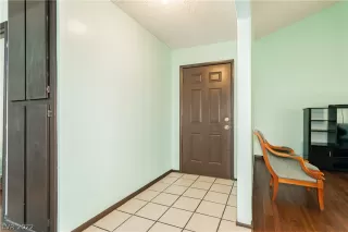 Photo #5: 2434799 Listing