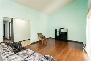 Photo #6: 2434799 Listing