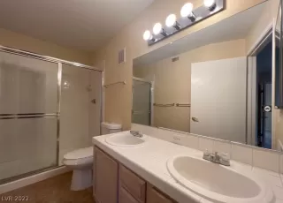 Photo #6: 2434830 Listing