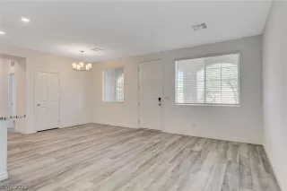 Photo #4: 2434849 Listing