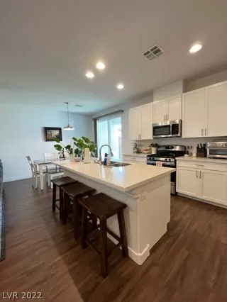 Photo #1: 2434877 Listing