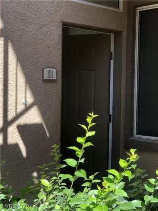 Photo #1: 2434919 Listing