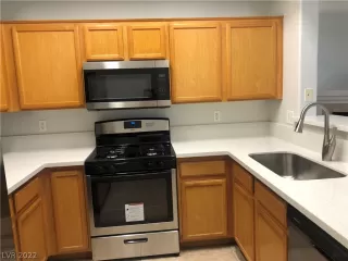 Photo #3: 2434919 Listing