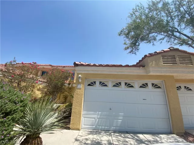 MLS: 2434922 Condo For Sale