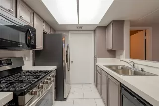 Photo #1: 2434937 Listing