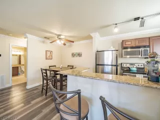 Photo #1: 2434991 Listing