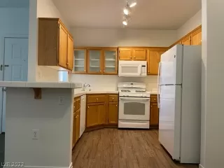 Photo #3: 2435003 Listing 