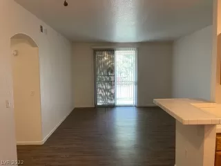 Photo #4: 2435003 Listing 