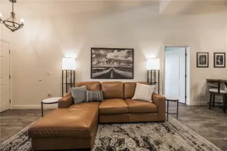 Photo #6: 2435017 Listing