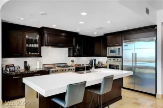 Photo #6: 2435047 Listing 