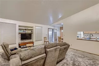 Photo #2: 2435066 Listing 