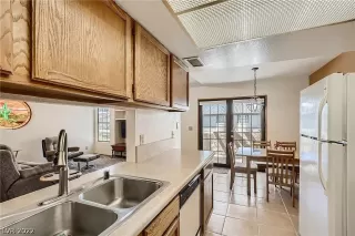 Photo #4: 2435066 Listing 