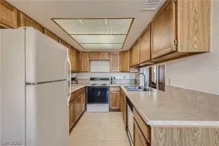 Photo #5: 2435066 Listing 