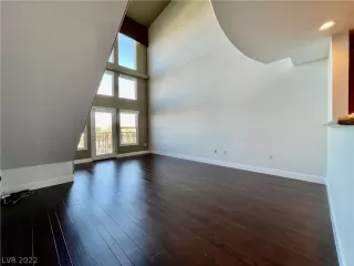 Photo #3: 2435089 Listing 