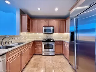 Photo #5: 2435089 Listing 