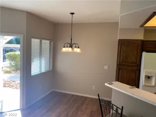 Photo #5: 2435112 Listing