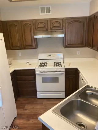 Photo #6: 2435112 Listing