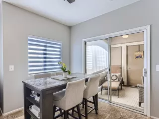 Photo #6: 2435119 Listing 