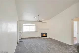 Photo #5: 2435167 Listing 