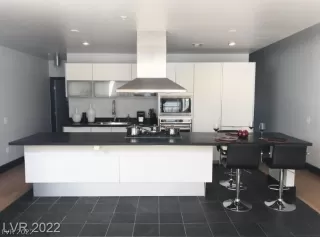 Photo #2: 2435180 Listing 