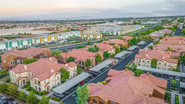 MLS: 2435232 Condo For Sale