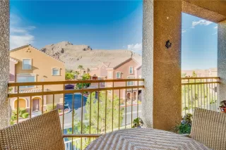 Photo #3: 2435232 Listing