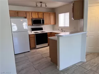 Photo #4: 2435250 Listing 