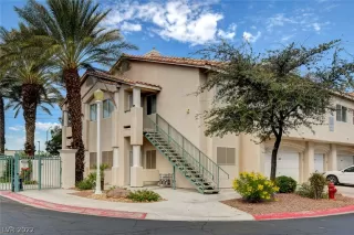 Photo #2: 2435270 Listing