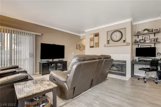 Photo #3: 2435270 Listing