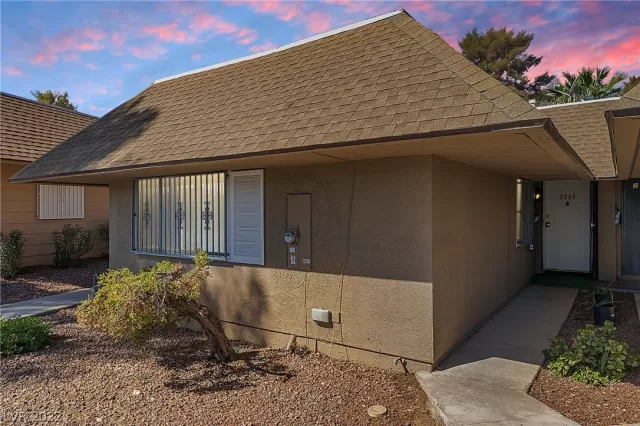 MLS: 2435291 Condo For Sale