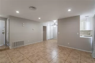 Photo #3: 2435291 Listing