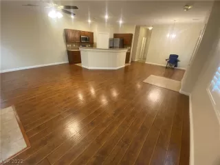 Photo #3: 2435337 Listing 