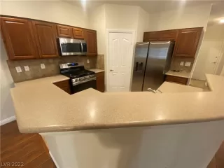 Photo #6: 2435337 Listing 