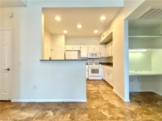 Photo #5: 2435382 Listing 