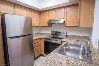 Photo #4: 2435394 Listing 