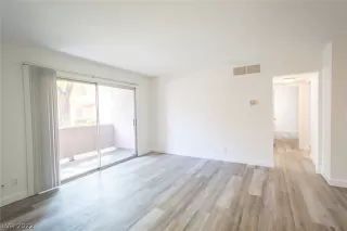 Photo #5: 2435394 Listing 