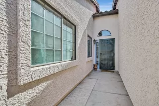 Photo #2: 2435409 Listing