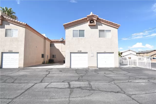 MLS: 2435412 Condo For Sale