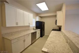 Photo #6: 2435412 Listing 