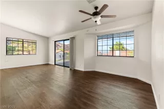 Photo #6: 2435441 Listing 