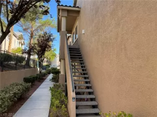 Photo #3: 2435450 Listing 