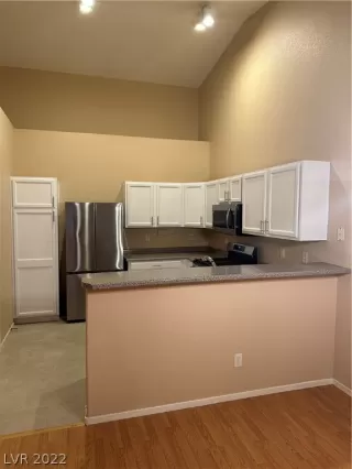 Photo #6: 2435450 Listing 