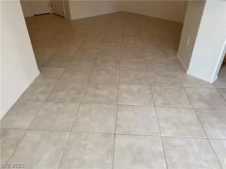 Photo #5: 2435461 Listing 