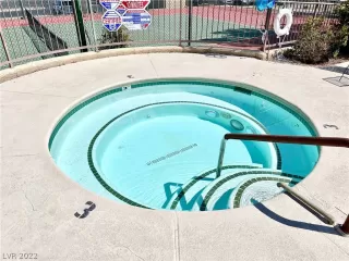 Photo #4: 2435468 Listing 