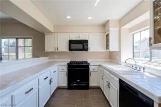 Photo #1: 2435499 Listing 